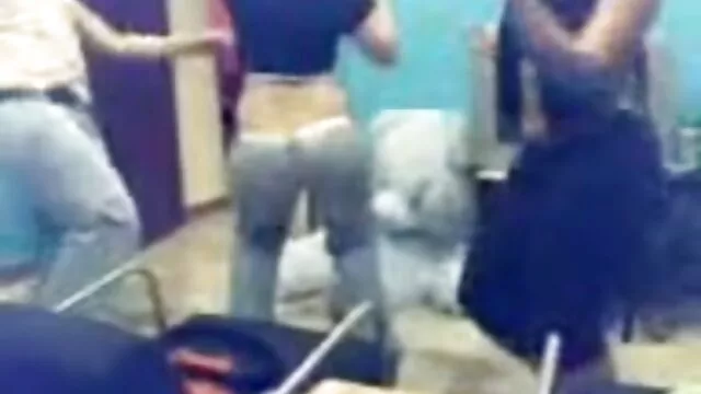 بچه های اروپایی مربی گلف را لعنتی می فیلمسوپر خفن کنند