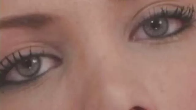 یورو milf ناخوشایند در او لعنتی برای گرفتن قارچ سوپر سک۳۰ روی زمین