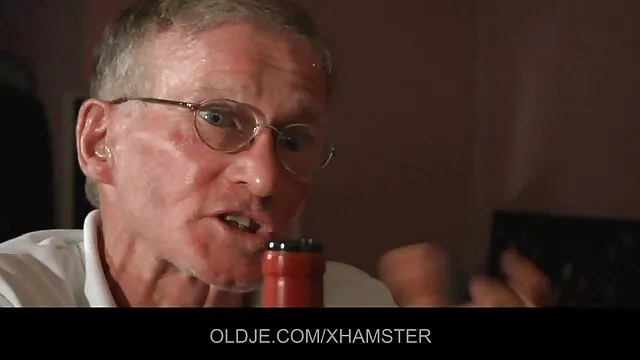 بالغ سکسی مشت فیلم سوپر سکسی سوپر مقعد می شود و